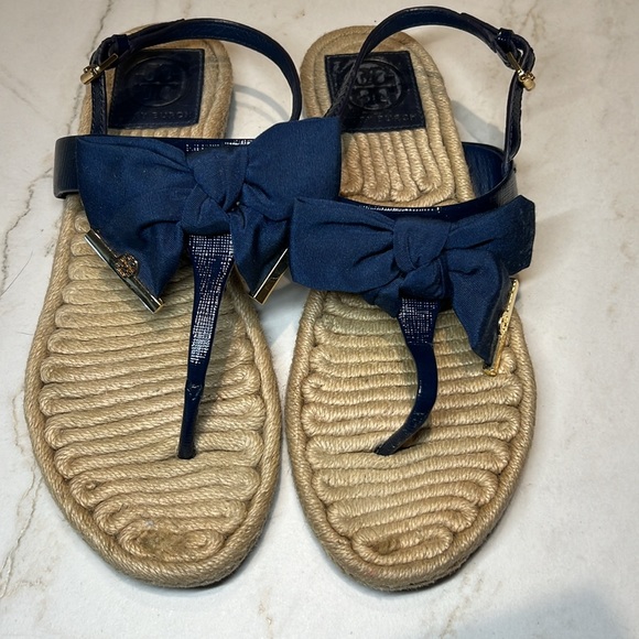 Tory Burch
Penny Flat Bow Espadrille Thong Sandals, Newport Navy size 8 - Picture 3 of 6